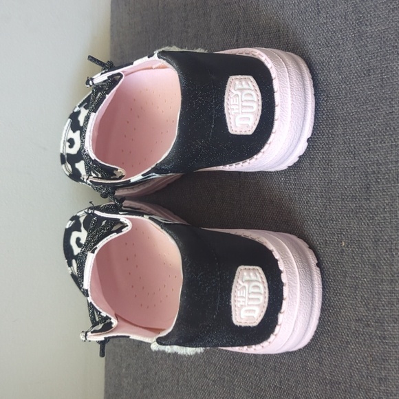 Hey Dude Wendy Funk Cow - Picture 4 of 7